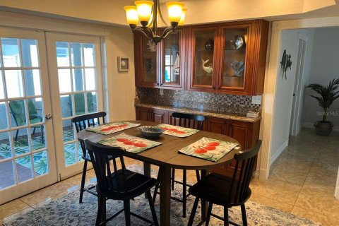 Villa ou maison à vendre à Seminole, Floride: 4 chambres, 176.51 m2 № 2421587 - photo 4