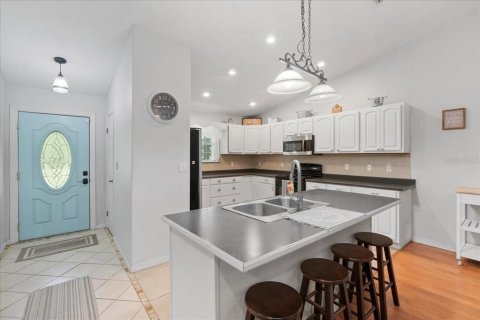 Casa en venta en Chiefland, Florida, 3 dormitorios, 150.5 m2 № 1744918 - foto 2