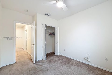 Снять в аренду таунхаус в Дорал, Флорида 3 спальни, 146.6м2, № 2044836 - фото 26