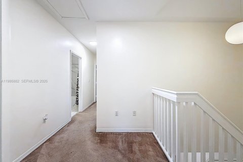 Снять в аренду таунхаус в Дорал, Флорида 3 спальни, 146.6м2, № 2044836 - фото 21