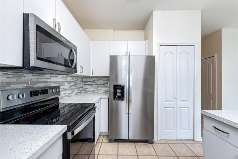 Снять в аренду таунхаус в Дорал, Флорида 3 спальни, 146.6м2, № 2044836 - фото 12