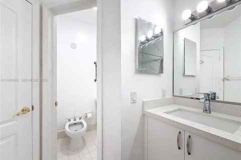 Снять в аренду таунхаус в Дорал, Флорида 3 спальни, 146.6м2, № 2044836 - фото 20