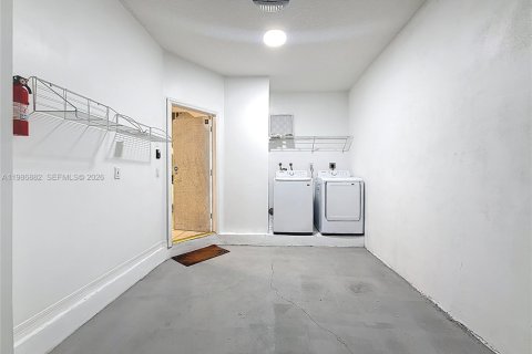 Снять в аренду таунхаус в Дорал, Флорида 3 спальни, 146.6м2, № 2044836 - фото 30