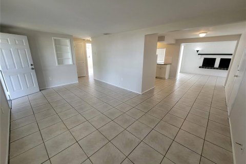 Casa en alquiler en New Port Richey, Florida, 2 dormitorios, 93.65 m2 № 1870350 - foto 3