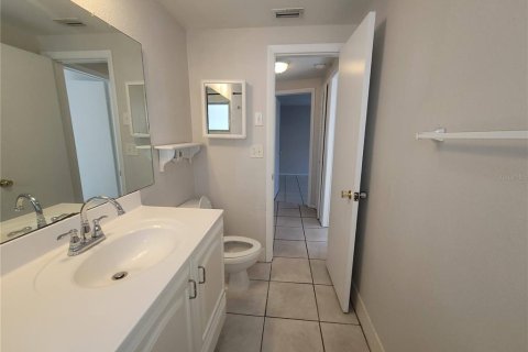 Casa en alquiler en New Port Richey, Florida, 2 dormitorios, 93.65 m2 № 1870350 - foto 18