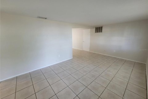 Casa en alquiler en New Port Richey, Florida, 2 dormitorios, 93.65 m2 № 1870350 - foto 15