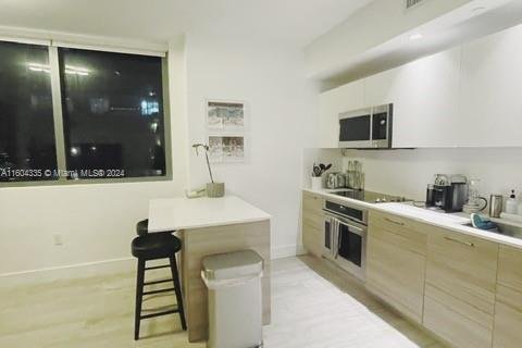 Condo in Miami, Florida, 2 bedrooms № 1959953 - photo 3