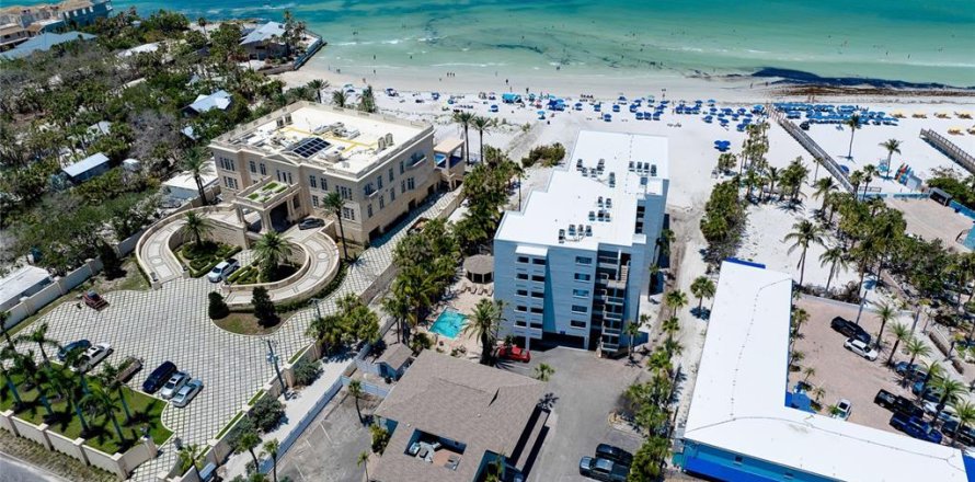 Condo in Sarasota, Florida, 3 bedrooms № 1750175