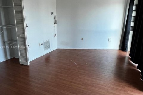 Appartement à louer à South Miami, Floride: 27.87 m2 № 2051513 - photo 6