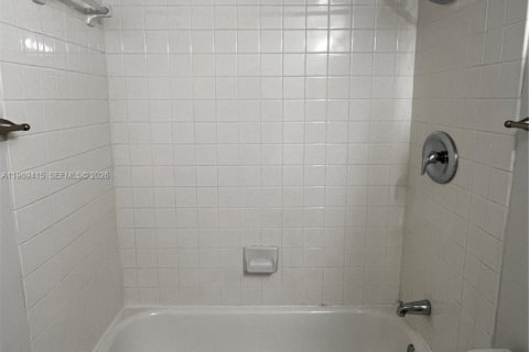 Appartement à louer à South Miami, Floride: 27.87 m2 № 2051513 - photo 5