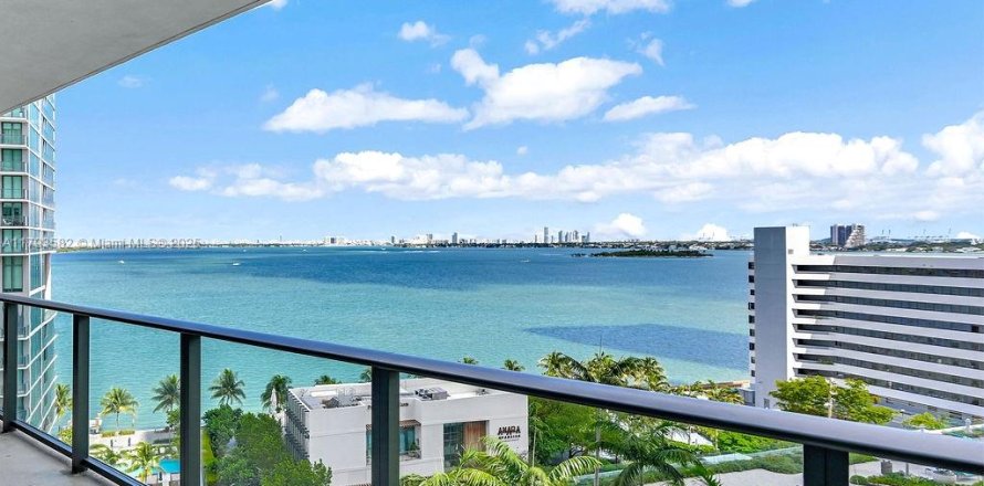 Condominio en Miami, Florida, 2 dormitorios № 1700652