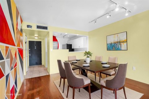 Купить кондоминиум в Майами-Бич, Флорида 1 спальня, 67.82м2, № 2043479 - фото 3