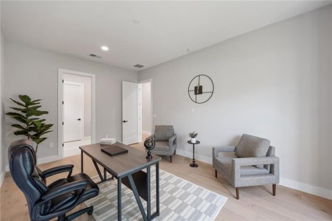 Casa en venta en Orlando, Florida, 5 dormitorios, 322.37 m2 № 1870175 - foto 15