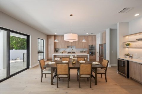 Casa en venta en Orlando, Florida, 5 dormitorios, 322.37 m2 № 1870175 - foto 12