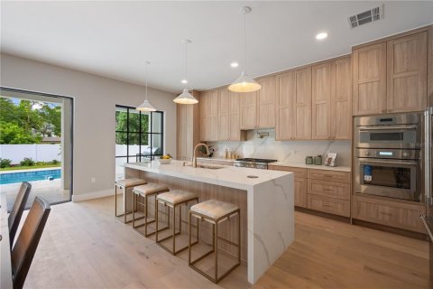 Casa en venta en Orlando, Florida, 5 dormitorios, 322.37 m2 № 1870175 - foto 9