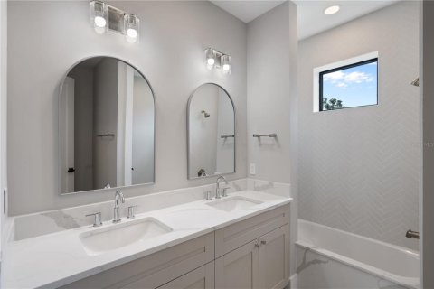 Casa en venta en Orlando, Florida, 5 dormitorios, 322.37 m2 № 1870175 - foto 27