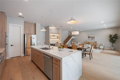 Casa en venta en Orlando, Florida, 5 dormitorios, 322.37 m2 № 1870175 - foto 10