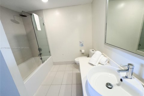 Copropriété à louer à Hallandale Beach, Floride: 2 chambres, 95.69 m2 № 2018786 - photo 11