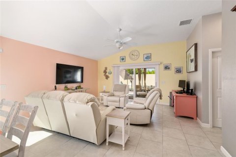 House in The Villages, Florida 2 bedrooms, 116.78 sq.m. № 2226417 - photo 29
