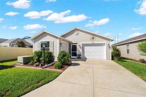 House in The Villages, Florida 2 bedrooms, 116.78 sq.m. № 2226417