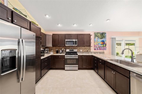 House in The Villages, Florida 2 bedrooms, 116.78 sq.m. № 2226417 - photo 27