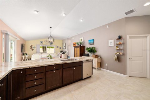 House in The Villages, Florida 2 bedrooms, 116.78 sq.m. № 2226417 - photo 28