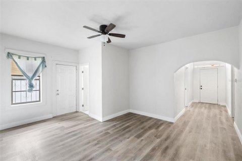 House in Tampa, Florida 3 bedrooms, 117.06 sq.m. № 1813543 - photo 20