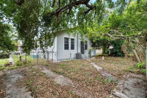 House in Tampa, Florida 3 bedrooms, 117.06 sq.m. № 1813543 - photo 26