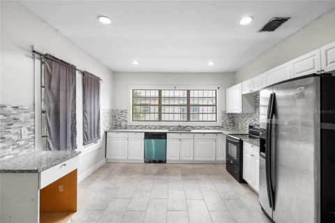 House in Tampa, Florida 3 bedrooms, 117.06 sq.m. № 1813543 - photo 7