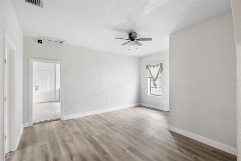 House in Tampa, Florida 3 bedrooms, 117.06 sq.m. № 1813543 - photo 19