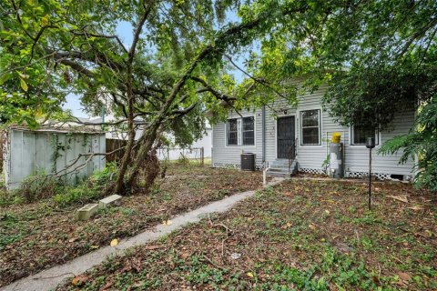 House in Tampa, Florida 3 bedrooms, 117.06 sq.m. № 1813543 - photo 27