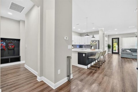 Casa en venta en Brandon, Florida, 4 dormitorios, 258.83 m2 № 1884796 - foto 7