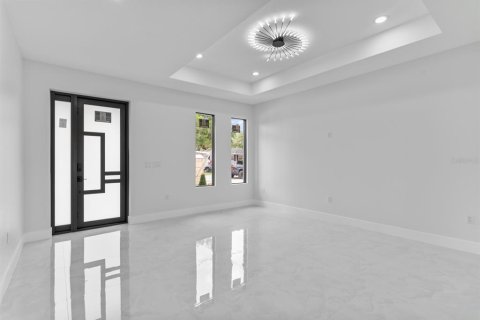 House in Tampa, Florida 3 bedrooms, 150.32 sq.m. № 2102533 - photo 20