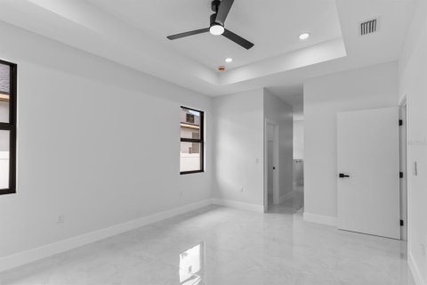 House in Tampa, Florida 3 bedrooms, 150.32 sq.m. № 2102533 - photo 9