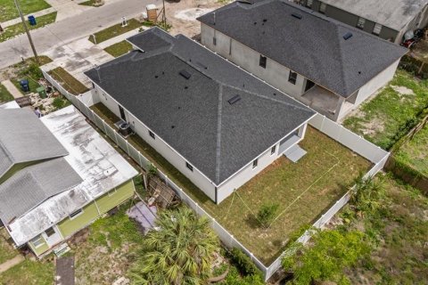 House in Tampa, Florida 3 bedrooms, 150.32 sq.m. № 2102533 - photo 3
