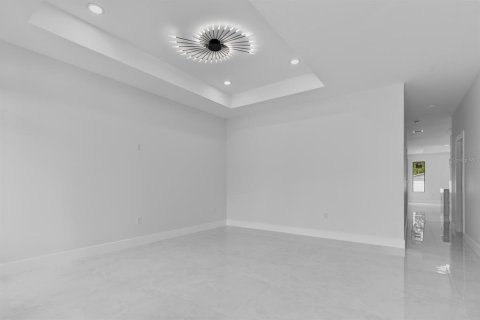 House in Tampa, Florida 3 bedrooms, 150.32 sq.m. № 2102533 - photo 18