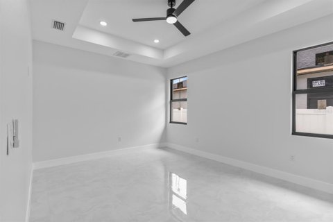 House in Tampa, Florida 3 bedrooms, 150.32 sq.m. № 2102533 - photo 8
