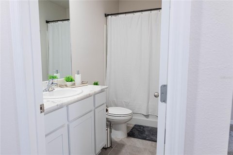Touwnhouse à vendre à Bradenton, Floride: 3 chambres, 158.12 m2 № 2312526 - photo 20