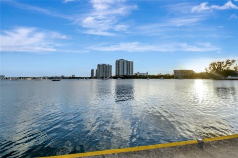 Condominio en venta en Aventura, Florida, 2 dormitorios, 100.61 m2 № 1482928 - foto 23