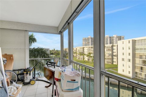 Condominio en venta en Aventura, Florida, 2 dormitorios, 100.61 m2 № 1482928 - foto 17