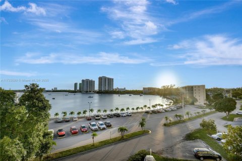 Condominio en venta en Aventura, Florida, 2 dormitorios, 100.61 m2 № 1482928 - foto 22