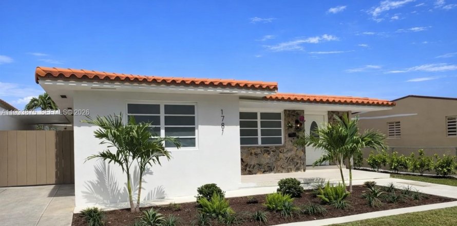Villa ou maison à Miami, Floride 4 chambres, 164.34 m2 № 2055334