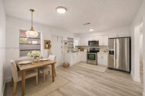 Villa ou maison à vendre à Miami, Floride: 4 chambres, 164.34 m2 № 2055334 - photo 4