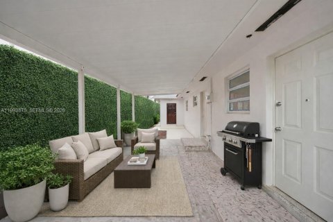 Villa ou maison à vendre à Miami, Floride: 4 chambres, 164.34 m2 № 2055334 - photo 7