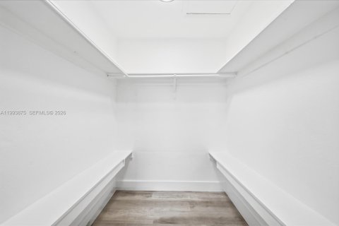 Villa ou maison à vendre à Miami, Floride: 4 chambres, 164.34 m2 № 2055334 - photo 20