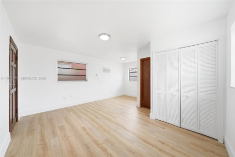 Villa ou maison à vendre à Miami, Floride: 4 chambres, 164.34 m2 № 2055334 - photo 23