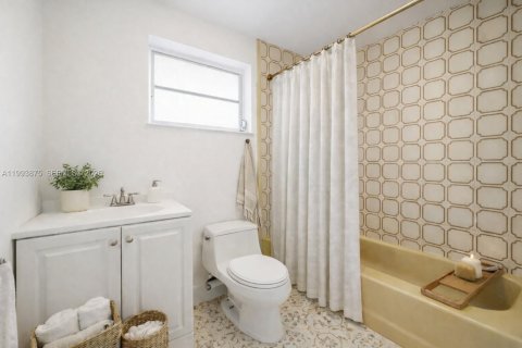 Villa ou maison à vendre à Miami, Floride: 4 chambres, 164.34 m2 № 2055334 - photo 12