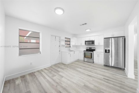 Villa ou maison à vendre à Miami, Floride: 4 chambres, 164.34 m2 № 2055334 - photo 5