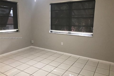 Condo in Miami, Florida, 3 bedrooms  № 1998034 - photo 8