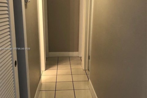 Condo in Miami, Florida, 3 bedrooms  № 1998034 - photo 9